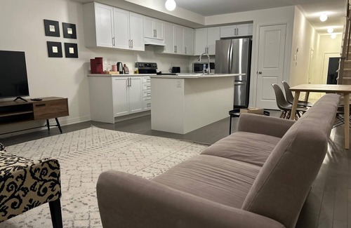 Clarington House | Lakeside Serenity: A Modern 3BR Family Getaway