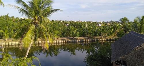 Cam Thanh House | Lakeview Villa Homestay