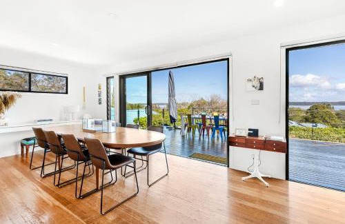 Culburra Beach House | Lakeviews - Pet Friendly with Fireplace