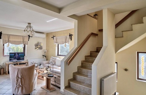 Lamia Villa | LaMia Casa in Central Greece