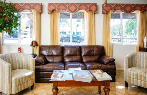 San Luis Obispo Hotel | Lamplighter Inn & Suites