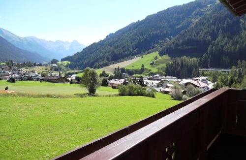 Sankt Anton am Arlberg Bed & Breakfast | Landhaus Strolz