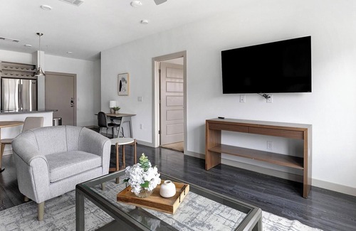 McKinney Apartment | Landing | Amazing 1BD, Gym, Pool
