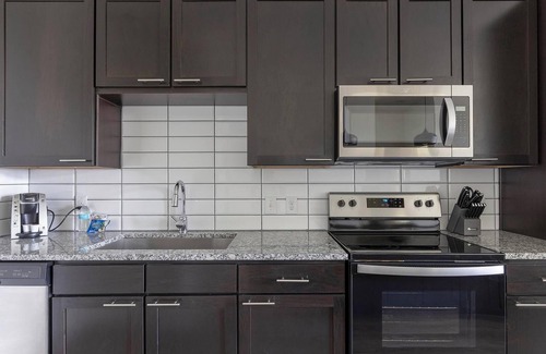 Fort Worth Apartment | Landing | Amazing 2BD, Gym, Pool