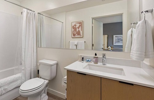 Sellwood-Moreland Apartment | Landing at Meetinghouse - 1 Bedroom in Southeast Portland
