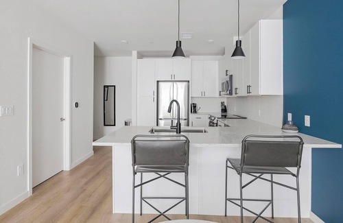 Civic Center Apartment | Landing | Beautiful 1BD, Rooftop Lounge, Gym