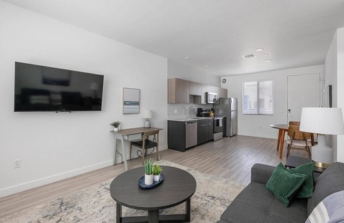 Goodyear Apartment | Landing | Chic 1BD, Gym, Clubhouse