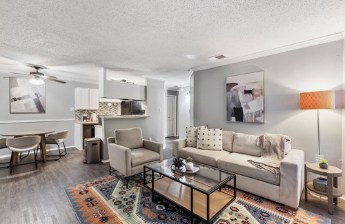 Grand Prairie Apartment | Landing Grand Prairie