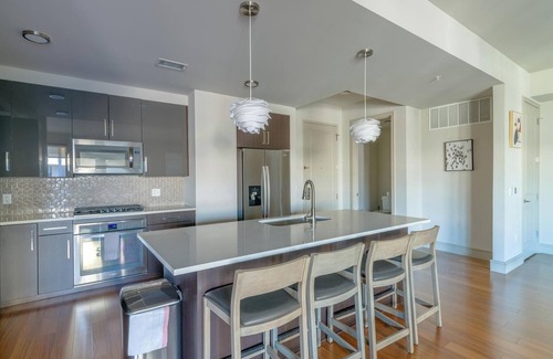 Houston Apartment | Landing | Incredible 2BD, Tennis Court, Pool