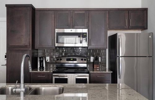Buda Apartment | Landing | Modern 1BD, Yoga Studio, Gym