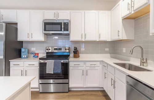 Willow Springs Apartment | Landing | Modern 2BD, Clubhouse, Pool