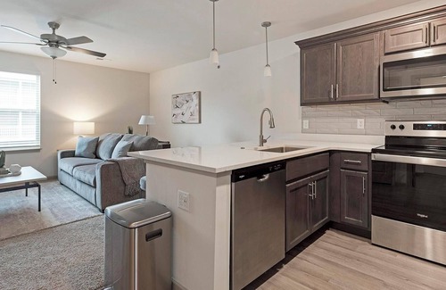 Lyman Apartment | Landing | Modern 2BD, Clubhouse, Gym