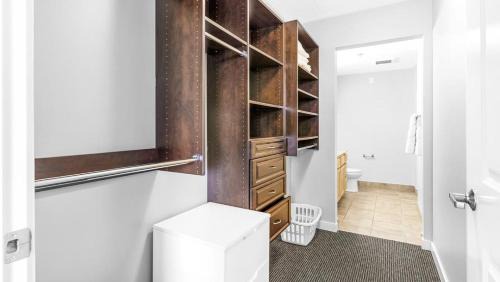 Downtown Indianapolis Apartment | Landing Modern Apartment with Amazing Amenities (ID1805X72)
