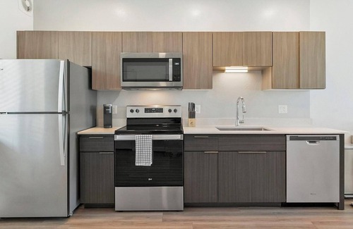 Goodyear Apartment | Landing | Stunning Studio, Clubhouse, Gym