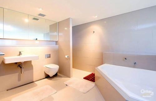 Scarborough Apartment | Landsborough Avenue
