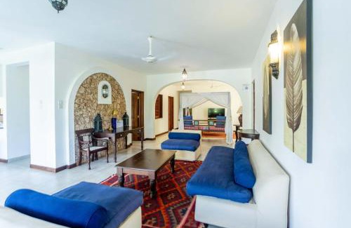 Galu Beach Apartment | Lantana Galu 3 bedroom Apartment
