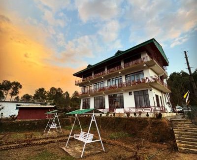 Kausani Hotel | Lap Of Himalayas Resort
