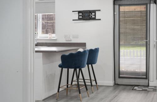 Coventry Apartment | Lara's 4 Bedroom House near Coventry