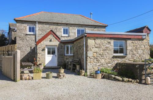 Helford Passage House | Larch Barn