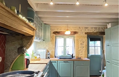 Lentilly House | Large 3 bedroom house - swimming pool - 25mn from Lyon - TER 3mn away -