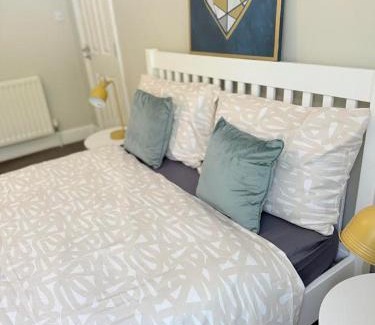 Blackheath Apartment | Large 5 bedroom House close to station