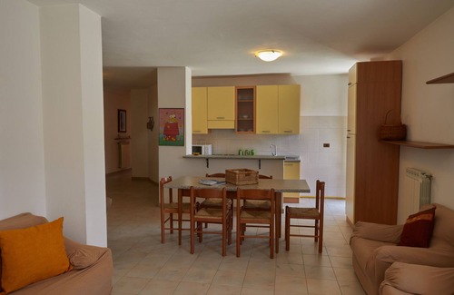 Badolato Marina Apartment | Large apartment in Casa Maja, 3 bedrooms, 2 bathrooms, living room entrance