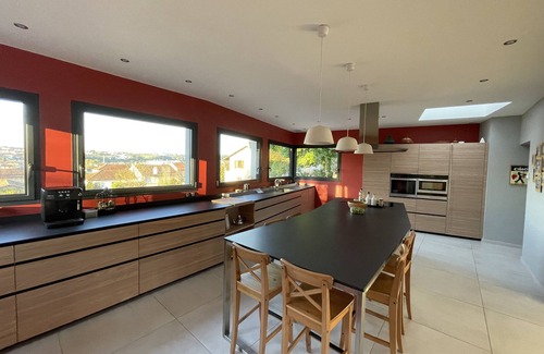 Notre-Dame-de-Sanilhac Villa | Large architect-designed house