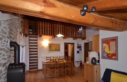 Soucheres-Basses Apartment | large attic with two bathrooms in an ancient typical residence