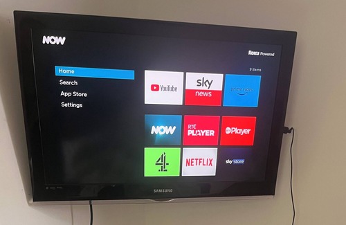 Moycullen House | Large bright house, 5 mins walk from centre