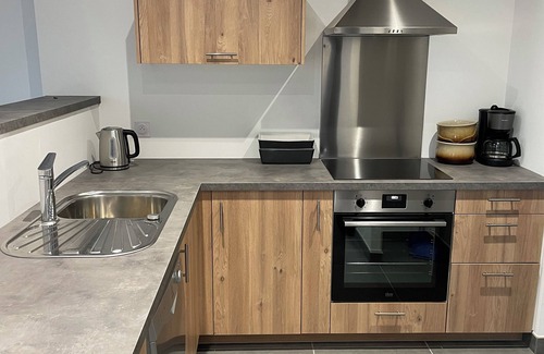 Hillion House | Large charming gîte with jacuzzi