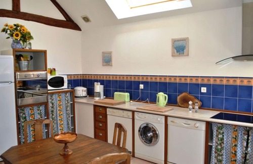 Azay-sur-Cher Cottage | Large cottage for 10, garden and fireplace near Tours