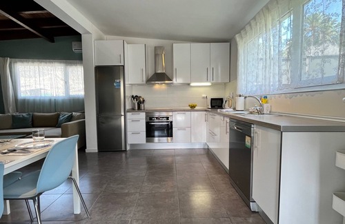 San Bartolome de Tirajana Ski Chalet | Large Country House near Maspalomas & Fataga