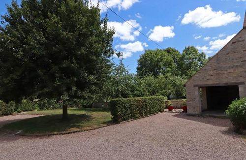 Merri Cottage | Large Country House with Enclosed Garden and Children’s Games