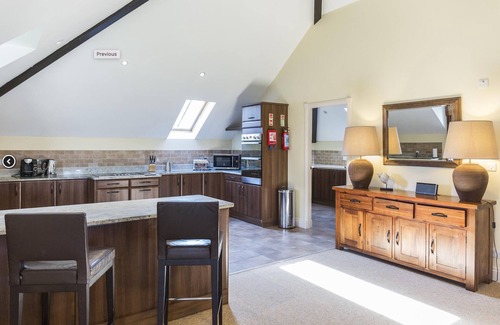Alexandria House | Large detached Cottage on Loch Lomond with spa