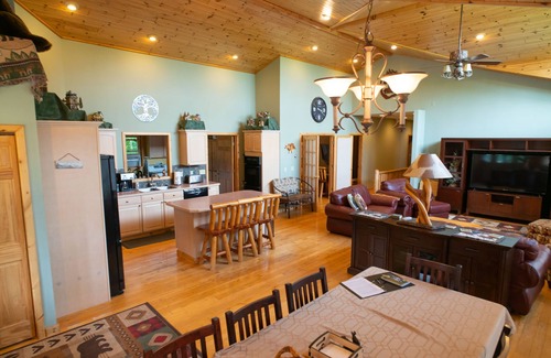 Bellaire House | Large family home, perfect for extended family gatherings