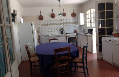 Frontignan House | Large family house surrounded by vineyards