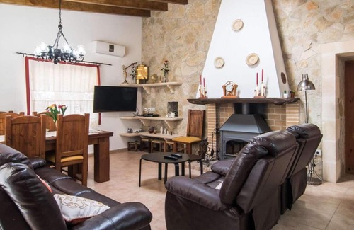 Montuiri Villa | Large family villa with private pool