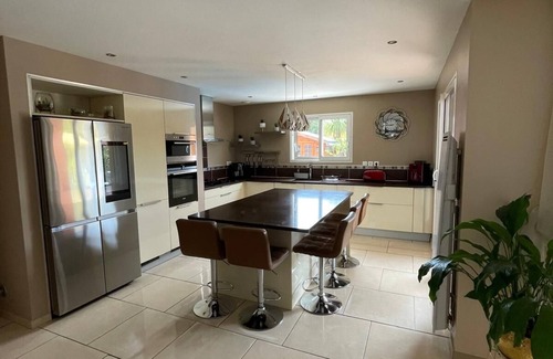 Saint-Martin-de-Seignanx Villa | Large, comfortable villa with heated pool