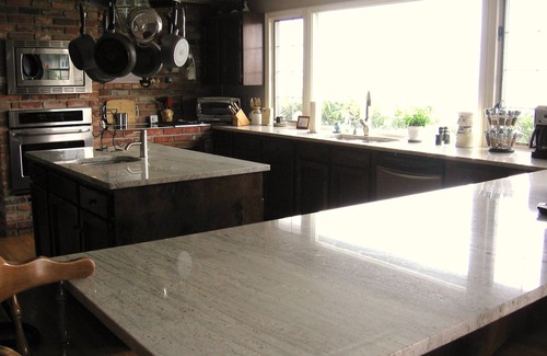 Lummi Island House | Large Home Right on the Beach- Walk Right Out to the Water