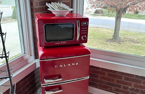 Shelbyville House | Large Home w/game room, grill, and hot tub