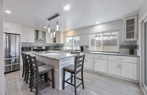 Sorrento Valley House | Large Inviting Home Near La Jolla and Del Mar
