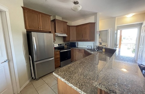 Okanagan-Similkameen Condo | Large Lakefront 3 Bed Condo With Gorgeous Osoyoos Lake and Mountain Views