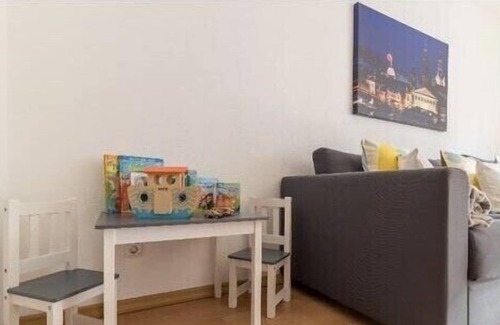 Outer Neustadt Apartment | Large Louise with underground parking space, family friendly