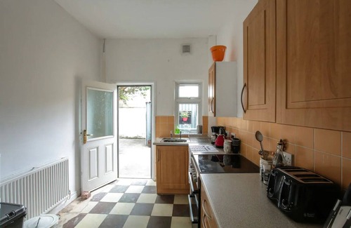 New Brighton House | Large, social and comfortable house with plenty of space for large groups