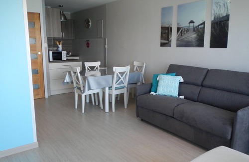 Hardelot-Plage Apartment | Large studio for rent facing the sea with beautiful panoramic views.