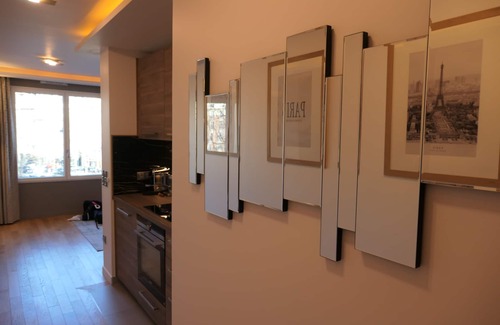 12th Arrondissement Apartment | Large Studio near Bois de Vincennes and at the foot of Metro DAUMESNIL + Parking