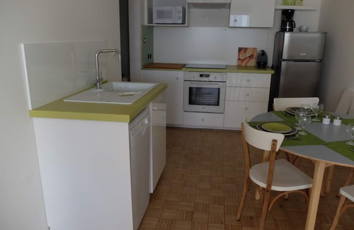 Gambetta Apartment | large T2 with terrace and parking