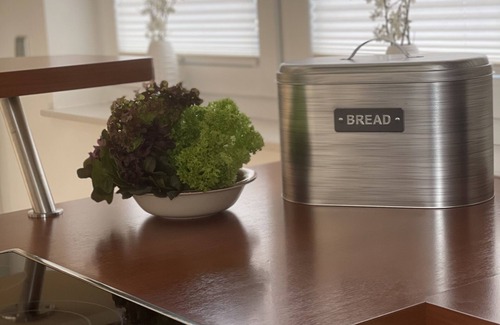 Nieder-Werbe House | Large vacation apartment (120m²) with "beautiful view" Garden with playground