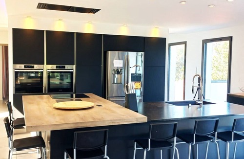 Carsan Villa | Large villa on a quiet hill with swimming pool