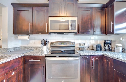 Harbor Bluffs House | Largo Poolside Haven - Minutes to Indian Rocks Beach